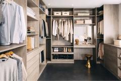 Dressing sur mesure créé par Darty Concepteur Cuisine. ©️Darty Concepteur Cuisine