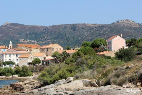 Algajola : un village corse tourné vers la mer, entre Calvi et L’Île Rousse