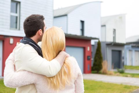 Vous souhaitez vendre votre logement. Faut-il l’accord de votre conjoint ?