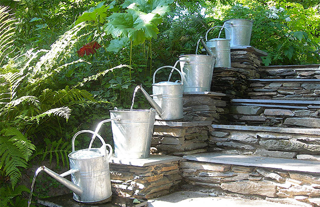 10 fontaines originales qui donnent du style à votre jardin