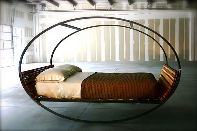 Un lit à bascule qui ressemble à un rocking chair ©Pinterest