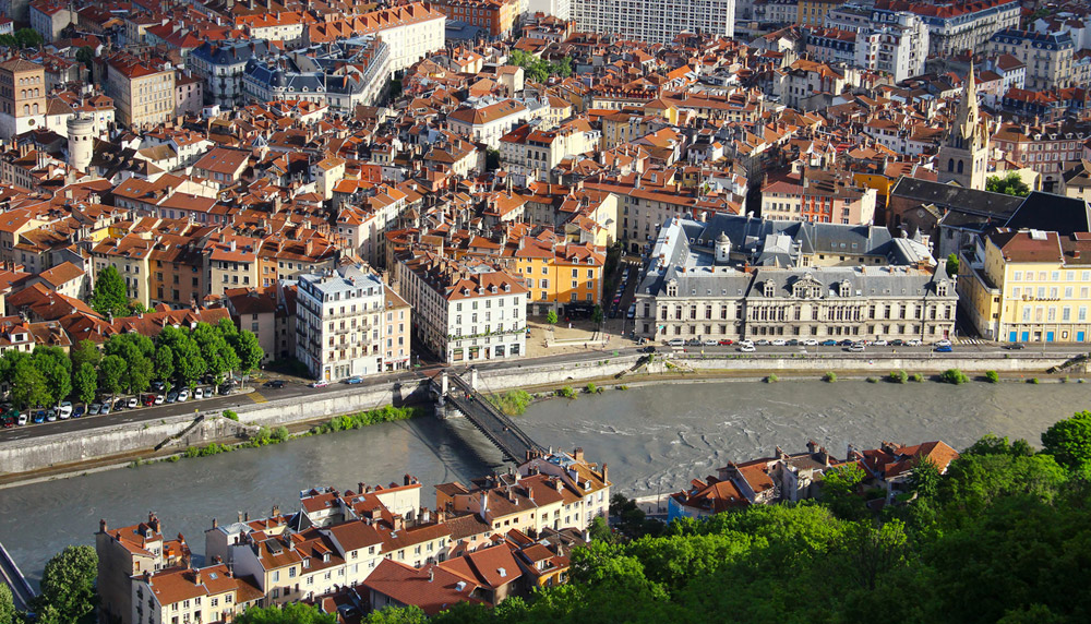 Le centre-ville de Grenoble en France