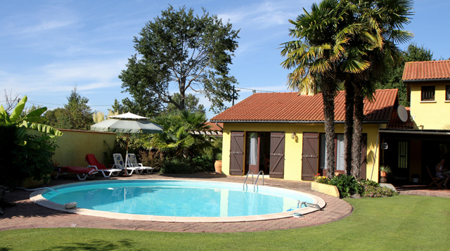 Location saisonnière - villa avec piscine