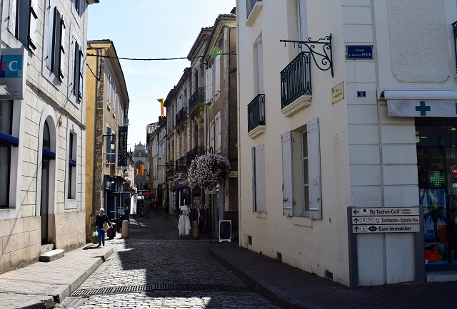 Une ruelle de Bazas en Gironde