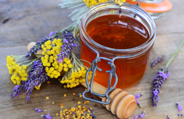 Pot de miel © Photocrew- Fotolia