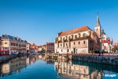 La crise sanitaire profite à l’immobilier neuf dans les départements de la Savoie et de la Haute-Savoie. © Jasckale – Shutterstock « Les bassins lémanique et rochois sont très prisés des acheteurs »