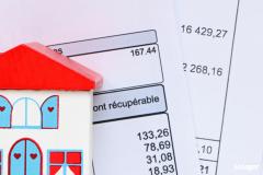 Les copropriétaires versent au syndicat des provisions égales au quart du budget voté. © lefebvre_jonathan Charges de copro : quelles sont les dépenses non comprises dans le budget prévisionnel ?