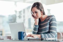Derrière les mots, il faut savoir décrypter une annonce immobilière. © stokkete Comment décrypter une annonce immobilière ?