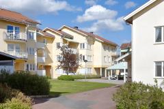 Dans un délai de 2 mois après la cessation de ses fonctions, l'ancien syndic est tenu de verser au nouveau syndic le solde des fonds disponibles après l'apurement des comptes. © fotonen Changement de syndic de copropriété : comment s’organise le « passage de relais » ?
