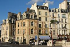 La maire de Paris, Anne Hidalgo, veut surélever les immeubles parisiens