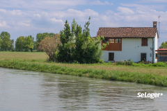 Dans certains cas, vous pouvez être exonéré d'impôt sur votre plus-value immobilière. © coloroby La plus-value immobilière d'un terrain détaché d'une résidence principale est-elle imposable ?