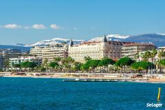 Cannes fait office d'exception dans le secteur avec davantage de biens en stock. © kerenby - Adobe Stock