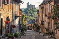 Une rue d'un village en France