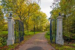 Une entrée de manoir