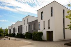 Les maisons doivent être construites à une distance minimale réglementaire pour éviter le vis-à-vis. © ah_fotobox - Getty images