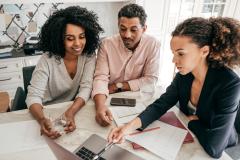 L'assurance de prêt est incontournable dans le cadre d'un investissement locatif. © kate_sept2004 - Getty images