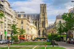 En quittant Paris pour Reims, votre pouvoir d’achat immobilier augmentera de 57 mètres carrés. © southtownboy – Getty Images