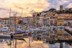 En matière d’achat, les propriétés situées sur la French Riviera, notamment à Cannes, continuent de fasciner. © StockByM - Getty images