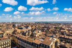 Au Bouscat, le prix de vente moyen est proche de celui constaté à Bordeaux. © bloodua – Getty Images