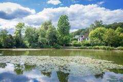 Ville D’Avray est la ville francilienne où les prix baissent le plus sur 1 an avec Saint-Cloud. © Delpixart – Getty Images