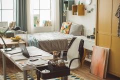 La location de chambres meublées est une pratique encadrée par la loi. © svetikd – Getty Images