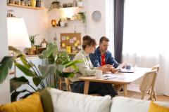 Premier achat immobilier : comment avoir un apport personnel rapidement et l’augmenter ? © Anchiy - Getty Images