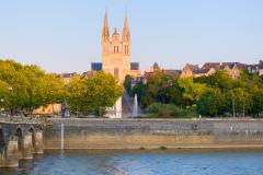 La ville d'Angers, vue sur la cathédrale Saint-Maurice