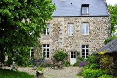 La taxe habitation résidence secondaire inoccupée ou occupée est due par le propriétaire ou l’usufruitier d’un logement utilisé à titre de résidence secondaire. © PeterAprahamian - Getty images