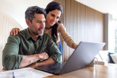 La règle des 1 % s’adresse aux investisseurs qui souhaitent acheter un bien immobilier dans l’optique de le mettre en location et d’en retirer des revenus. © Hispanolistic - Getty images