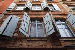 Façade d'immeuble de la ville de Toulouse. 