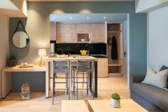 Aménager un logement de 20 à 30 m² pousse souvent à être plus créatif, plus ingénieux et plus sélectif dans le choix des meubles et des objets du quotidien. © George Tsamakdas - Getty images