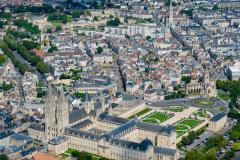 Vue aérienne de la ville de Caen, en Normandie
