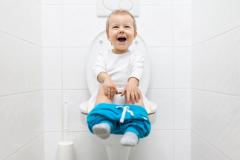 Comment aménager les toilettes pour les plus petits ?