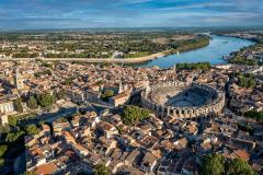 À 30 minutes des plages, Arles offre un cadre de vie idyllique à moindre coût. © Agnieszka Glowala – Getty Images