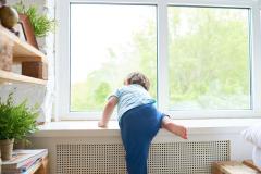 Prévention, solutions mécaniques, technologies… tour d’horizon des solutions pour sécuriser vos fenêtres. © mediaphotos – Getty Images