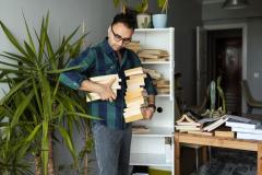 Quelques astuces simples permettent de maintenir une maison rangée toute l'année. © Kemal Yildirim - Getty images