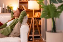 Rafraîchir sa déco en ce début d'année permet d'obtenir un intérieur plus personnalisé et confortable. © Igor Suka - Getty images