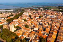 Moins chère que Montpellier, Frontignan séduit les acheteurs à la recherche d’un environnement maritime. © Getty Images
