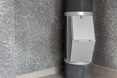 Sécurité, hygiène, entretien… les vide-ordures en copropriété sont encadrés par une réglementation strictes. © Ekaterina Rekina – Getty Images