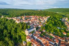 En ce début d’année 2026, c’est le secteur rural qui porte le marché immobilier. © Agnieszka Glowala – Getty Images