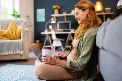 Assurance logement étudiant : le point sur les obligations du locataire et du propriétaire. © SrdjanPav – Getty Images