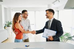 Les honoraires de gestion locative sont librement fixés par l’agence. © Paperkites - Getty Images