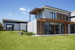 Vue sur une belle villa avec terrain 