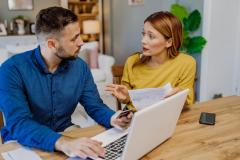 Les choses à savoir avant d’augmenter vos mensualités de prêt. © milan2099 - Getty Images