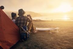 Dormir sur la plage : ce que la loi autorise vraiment.