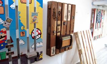 DIY : il transforme des palettes de bois en magnifiques décorations murales
