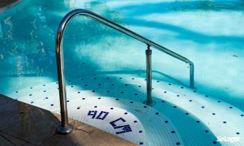 Pouvez-vous déverser les eaux de votre piscine dans le réseau public des eaux usées ?