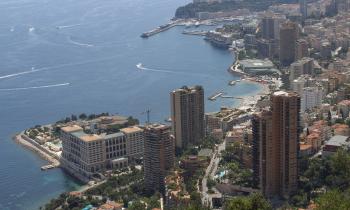 A Monaco, 15 m² valent... 1 million de dollars