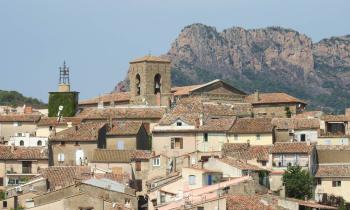 La difficulté à obtenir un prêt a accentué les négociations sur les prix immobilier à Roquebrune-sur-Argens. © nono - Adobe Stock
