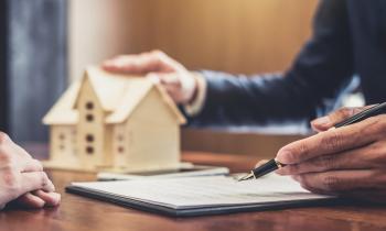 Il existe différentes façons de faire baisser le coût de l'assurance emprunteur, et donc du crédit immobilier. © Freedomz - Shutterstock